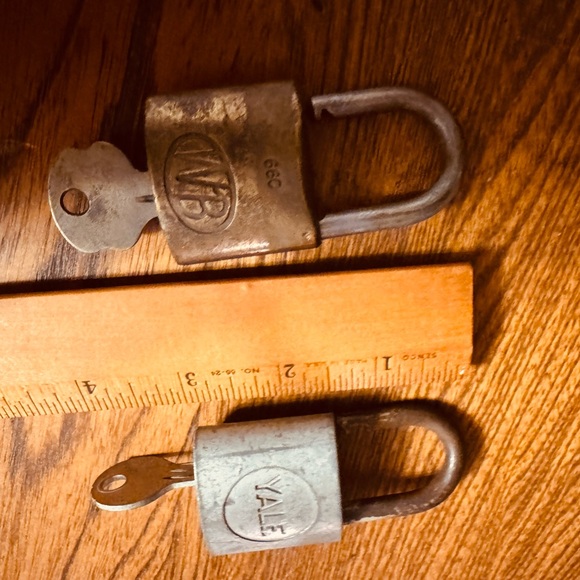Vintage Yale and WB Padlocks - Picture 6 of 7